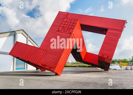 Kaohsiung, Taiwan - 30 aprile 2019: Fantastico oggetto d'arte esposto nel Pier-2 Art Center. Foto Stock