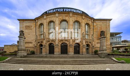 Teatro di Friburgo, costruito nel 1905 in stile neobarocco. Baden Wuerttemberg, Germania, Europa Foto Stock