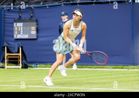 Ilkley, Regno Unito, 18 giugno 2024, Elena Gabriela RUSE vs Yuriko Lily MIYAZAKI presso l'Ilkley Lawn Tennis and Squash Club, credito Aaron Badkin/Alamy Live News. Foto Stock