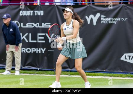 Ilkley, Regno Unito, 18 giugno 2024, Elena Gabriela RUSE vs Yuriko Lily MIYAZAKI presso l'Ilkley Lawn Tennis and Squash Club, credito Aaron Badkin/Alamy Live News. Foto Stock