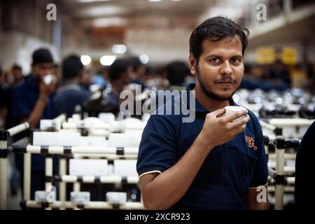 Reportage girato alla Royal Enfield Motorcycle Factory di Chennai, India Foto Stock