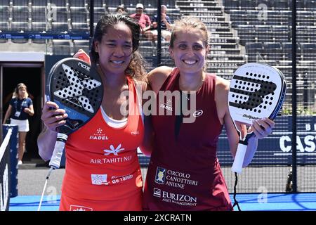 Lea Godallier e Giorgia Marchetti hanno vinto il Round of 64 del grande Premier Padel al foro Italico di Roma, il 18 luglio 2024 Foto Stock