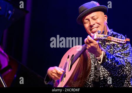 Dhafer Youssef live bei einem Konzert Seiner Street of Minarets - Tour im Theaterhaus. Stuttgart, 31.03.2024 *** Dhafer Youssef live in un concerto del suo Street of Minarets Tour al Theaterhaus Stuttgart, 31 03 2024 foto:xDeondox/xFuturexImagex youssef 4607 Foto Stock