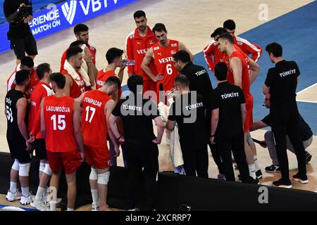 Lubiana, Slovenia. 18 giugno 2024. Lubiana, Slovenia, 18 giugno 2024: Squadra turca in occasione della partita di Lega delle Nazioni di pallavolo maschile FIVB tra Bulgaria e Turchia all'Arena Stozice di Lubiana, Slovenia. (Natasa Kupljenik/SPP) credito: SPP Sport Press Photo. /Alamy Live News Foto Stock