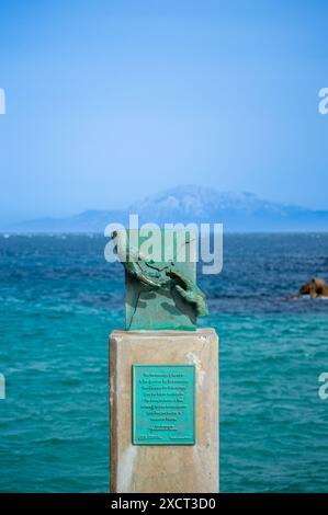 TARIFA, SPAGNA - 25 MAGGIO 2024: Strada per Isla de Las Palomas a Tarifa, Spagna, il 25 maggio 2024 Foto Stock