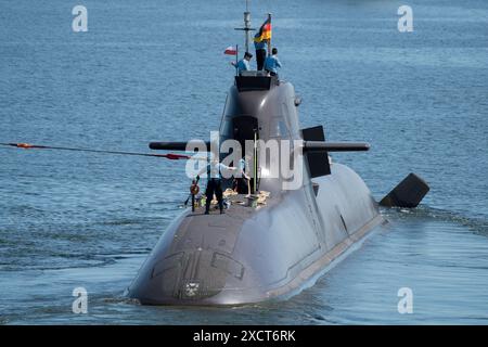 Gdynia, Polonia. 18 giugno 2024. Il sommergibile tedesco tipo 212A U-31 (S181) della Deutsche Marine (Marina tedesca) è arrivato al porto di Gdynia © Wojciech Strozyk / Alamy Live News Foto Stock