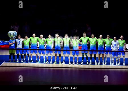 Lubiana, Slovenia. 18 giugno 2024. Lubiana, Slovenia, 18 giugno 2024: Team Slovenia prima della partita di campionato maschile FIVB tra Slovenia e Argentina all'Arena Stozice di Lubiana, Slovenia. (Igor Kupljenik/SPP) credito: SPP Sport Press Photo. /Alamy Live News Foto Stock