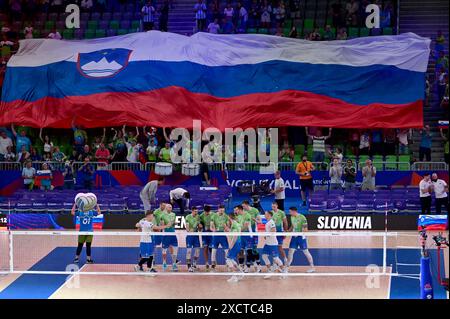 Lubiana, Slovenia. 18 giugno 2024. Lubiana, Slovenia, 18 giugno 2024: Team Slovenia prima della partita di campionato maschile FIVB tra Slovenia e Argentina all'Arena Stozice di Lubiana, Slovenia. (Igor Kupljenik/SPP) credito: SPP Sport Press Photo. /Alamy Live News Foto Stock