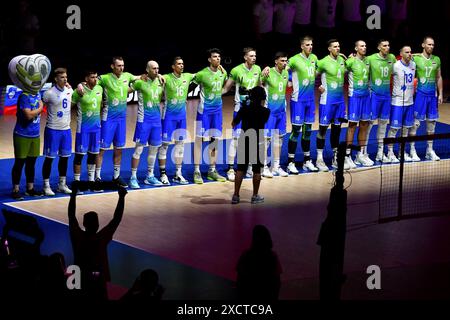 Lubiana, Slovenia. 18 giugno 2024. Lubiana, Slovenia, 18 giugno 2024: Team Slovenia in occasione della partita di Lega delle Nazioni di pallavolo maschile FIVB tra Slovenia e Argentina all'Arena Stozice di Lubiana, Slovenia. (Natasa Kupljenik/SPP) credito: SPP Sport Press Photo. /Alamy Live News Foto Stock