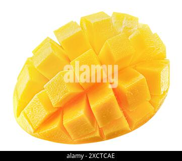 fette di mango isolate su sfondo bianco. Tracciato di ritaglio. Foto Stock