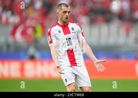 Dortmund, Germania. 18 giugno 2024. Giorgi Chakvetadze della Georgia durante la partita di UEFA Euro 2024 tra Turkiye e Georgia, gruppo F, data 1, giocata al BVB Stadion il 18 giugno 2024 a Dortmund, in Germania. (Foto di Sergio Ruiz/PRESSINPHOTO) credito: PRESSINPHOTO SPORTS AGENCY/Alamy Live News Foto Stock