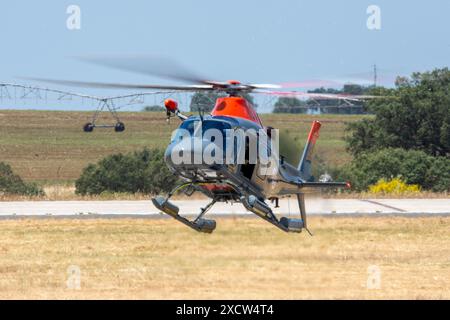 Elicottero Koala AW199 dell'Aeronautica militare portoghese Foto Stock