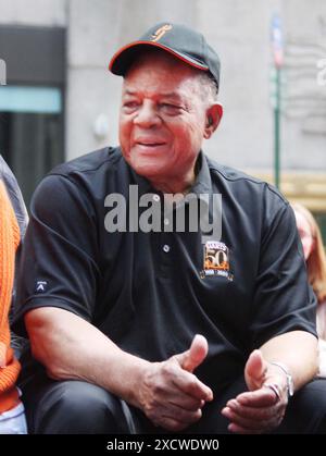 **FOTO FILE** Willie Mays è morto** Willie Mays, 15 luglio 2008, credito: John Barrett/PHOTOlink/MediaPunch Foto Stock