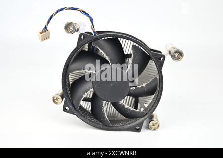 Ventola della CPU sporca e polverosa – Galles, Regno Unito – 15 giugno 2024 Foto Stock
