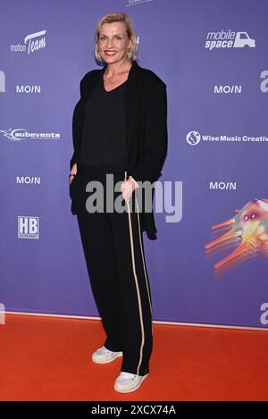 Sanna Englund beim Moin Mittsommer Jahresempfang 2023 der Filmförderung Hamburg Schleswig-Holstein im Theater Kampnagel. Amburgo, 18.06.2024 Sanna Englund beim Moin Mittsommerfest auf Kampnagel., Amburgo Amburgo Deutschland Kampnagel *** Sanna Englund al Moin Mittsommer Annual Reception 2023 di Filmförderung Hamburg Schleswig Holstein al Theater Kampnagel Hamburg, 18 06 2024 Sanna Englund al Moin Mittsommerfest a Kampnagel , Amburgo Germania Kampnagel Foto Stock