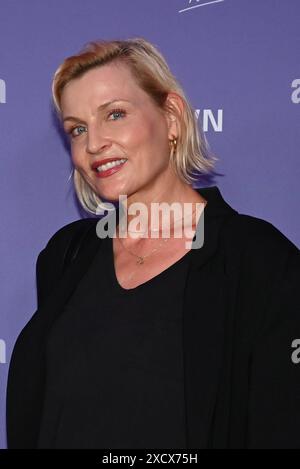 Sanna Englund beim Moin Mittsommer Jahresempfang 2023 der Filmförderung Hamburg Schleswig-Holstein im Theater Kampnagel. Amburgo, 18.06.2024 Sanna Englund beim Moin Mittsommerfest auf Kampnagel., Amburgo Amburgo Deutschland Kampnagel *** Sanna Englund al Moin Mittsommer Annual Reception 2023 di Filmförderung Hamburg Schleswig Holstein al Theater Kampnagel Hamburg, 18 06 2024 Sanna Englund al Moin Mittsommerfest a Kampnagel , Amburgo Germania Kampnagel Foto Stock