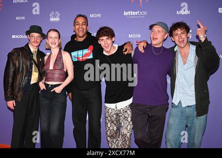 Merlin Sandmeyer, Klara Lange, Charles Booz Jakob, Oskar Belton, Bruno Aexander und Emil Belton beim Moin Mittsommer Jahresempfang 2023 der Filmförderung Hamburg Schleswig-Holstein im Theater Kampnagel. Hamburg, 18.06.2024 Merlin Sandmeyer, Klara Lange, Charles Booz Jakob, Oskar Belton, Bruno Aexander und Emil Belton beim Moin Mittsommerfest auf Kampnagel., Hamburg Deutschland Kampnagel *** Merlin Sandmeyer, Klara Lange, Charles Booz Jakob, Oskar Belton, Bruno Aexander e Emil Belton al Moin Mittsommer Annual Reception 2023 di Filmförderung Hamburg Schleswig Holstein al Theater Ka Foto Stock