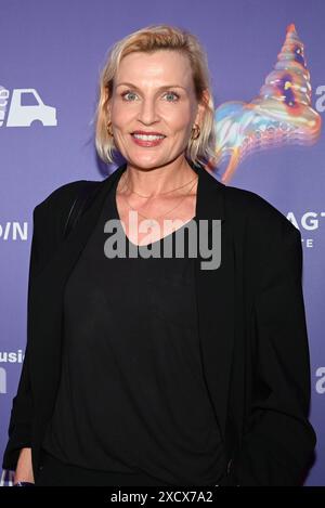 Sanna Englund beim Moin Mittsommer Jahresempfang 2023 der Filmförderung Hamburg Schleswig-Holstein im Theater Kampnagel. Amburgo, 18.06.2024 Sanna Englund beim Moin Mittsommerfest auf Kampnagel., Amburgo Amburgo Deutschland Kampnagel *** Sanna Englund al Moin Mittsommer Annual Reception 2023 di Filmförderung Hamburg Schleswig Holstein al Theater Kampnagel Hamburg, 18 06 2024 Sanna Englund al Moin Mittsommerfest a Kampnagel , Amburgo Germania Kampnagel Foto Stock