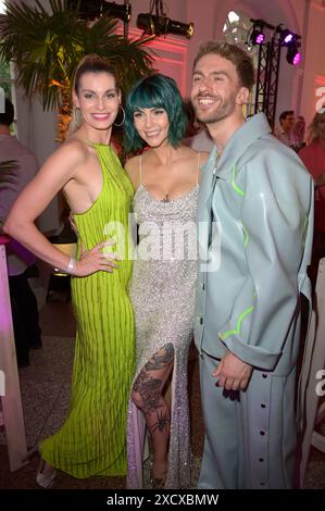 Rebecca Kunikowski, Isabella Franke und Felix Nieder beim Raffaello Summer Day 2024 in der Orangerie Schloss Charlottenburg. Berlino, 18.06.2024 Foto Stock