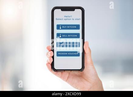 Negoziazione di mani, telefono e persona in borsa, app fintech o opzione di criptovaluta. Primo piano, operatore finanziario o schermo di tecnologia per voucher Foto Stock