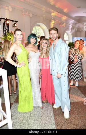 Rebecca Kunikowski , Isabella Franke, Sarah Mangione e Felix Nieder beim Raffaello Summer Day a Berlino 18.06.2024 *** Rebecca Kunikowski , Isabella Franke, Sarah Mangione e Felix Nieder al Raffaello Summer Day di Berlino 18 06 2024 Foto Stock