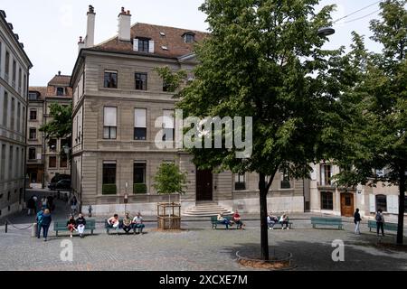 Piazza della Cattedrale di San Pietro nel centro storico di Ginevra, Svizzera, il 21 maggio 2023. Place de la Cathedrale Saint-Pierre dans la vieille ville de GE Foto Stock