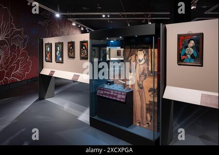 Muenchen, Eroeffnung der Ausstellung Chinesische Hinterglasbilder aus der Sammlung Mei-Lin im Museum 5 Koninente in der Maximiliansstrasse *** Monaco di Baviera, apertura della mostra dipinti cinesi in vetro rovesciato dalla Collezione Mei Lin al Museum 5 Koninente in Maximiliansstrasse Foto Stock