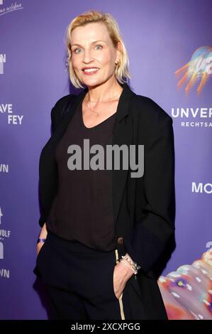 Sanna Englund beim Moin Mittsommer Jahresempfang 2024 der Filmförderung Hamburg Schleswig-Holstein im Kampnagel. Amburgo, 18.06.2024 *** Sanna Englund al Moin Mittsommer Annual Reception 2024 di Filmförderung Hamburg Schleswig Holstein a Kampnagel Hamburg, 18 06 2024 foto:xgbrcix/xFuturexImagex moin 4637 Foto Stock