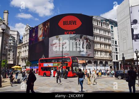 Londra, Regno Unito - 17 giugno 2024. Vista diurna di Piccadilly Circus. Credito: Vuk Valcic/Alamy Foto Stock