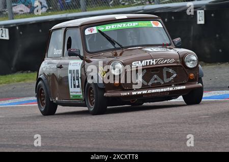 Arnold Duncan, Mini7S, la Dunlop Mini Se7en Challenge supportata da Mini Spares, due gare di venti minuti per due varianti di veicoli, Mini 7 con modifi Foto Stock