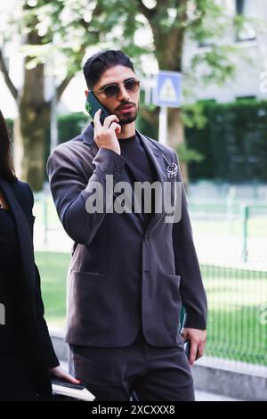 Milano, Italia. 17 giugno 2024. Moda uomo Primavera Estate SS2025 - Giorgio Armani Fashion Show - arrivi. Nella foto: Achraf Lazaar Credit: Independent Photo Agency/Alamy Live News Foto Stock