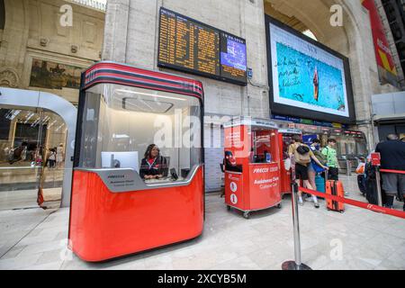 Milano, Italia. 19 giugno 2024. Inaugurazione FrecciaLounge della stazione Milano centrale - Mercoledì 19 giugno 2024 (foto Claudio Furlan/Lapresse) inaugurazione di FrecciaLounge presso la stazione Milano centrale - mercoledì 19 giugno 2024 (foto Claudio Furlan/Lapresse) crediti: LaPresse/Alamy Live News Foto Stock