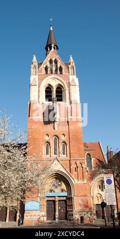 Union Chapel, Islington, Londra, Regno Unito. Union Chapel è una chiesa funzionante, un luogo di intrattenimento dal vivo e un centro di beneficenza per i senzatetto di Islingt Foto Stock