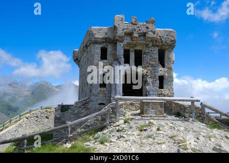 Fort la Redoute, costruito nel 1897, divenne un luogo di memoria. Escursioni nel massiccio dell'Authion, Alpes Maritimes in Francia Foto Stock