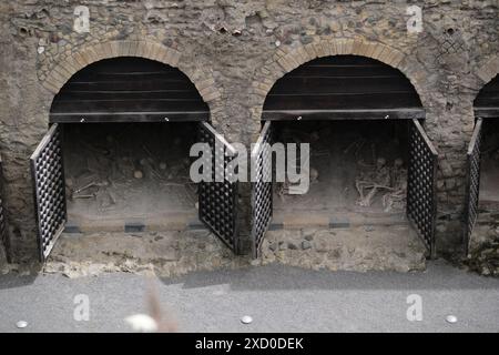 Ercolano, Italia. 19 giugno 2024. Ercolano - Ercolano 19-06-2024 il Ministro della Cultura Gennaro Sangiuliano presso il parco archeologico per la riapertura dell'antica spiaggia cittadina. (Neaphoto Valeria Gigliano) solo uso editoriale credito: Agenzia fotografica indipendente/Alamy Live News Foto Stock