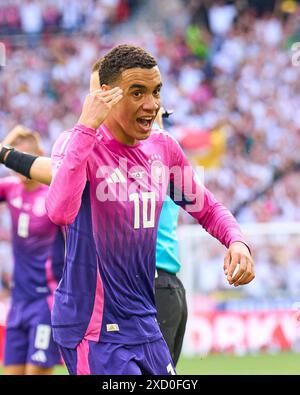 Stoccarda, Germania. 19 giugno 2024. Jamal Musiala, DFB 10 celebra il suo gol, felice, ridere, celebrazione, 1-0 nella partita a gironi GERMANIA - UNGHERIA dei Campionati europei UEFA 2024 il 19 giugno 2024 a Stoccarda, Germania. Fotografo: ddp Images/STAR-Images credito: ddp media GmbH/Alamy Live News Foto Stock