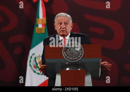 Città del Messico, Messico. 19 giugno 2024. Il presidente uscente del Messico, Andres Manuel Lopez Obrador, parla durante una conferenza informativa al Palazzo Nazionale. Lopez Obrador ha parlato dei progressi compiuti nel progetto di trasformazione dell'ISSSTE e delle dichiarazioni della DEA sulla riforma giudiziaria. Il 19 giugno 2024 a città del Messico, Messico. (Foto di Carlos Santiago/ credito: Eyepix Group/Alamy Live News Foto Stock