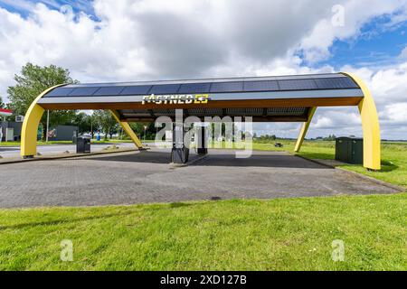 Stazione di ricarica per veicoli elettrici Fastned a Benningbroek, Paesi Bassi Foto Stock