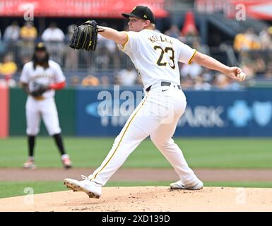 Pittsburgh, Stati Uniti. 19 giugno 2024. Il lanciatore dei Pittsburgh Pirates Mitch Keller (23) inizia contro i Cincinnati Reds al PNC Park lunedì 19 giugno 2024 a Pittsburgh. Foto di Archie Carpenter/UPI credito: UPI/Alamy Live News Foto Stock