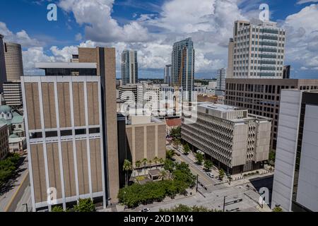 Splendida vista aerea della città di Tampa Bay, dei suoi grattacieli e della città di Ybor, Tampa Bay, Florida Foto Stock