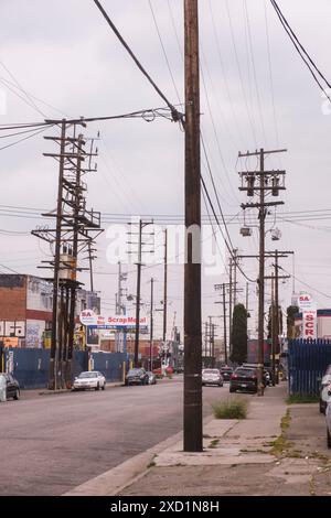 Linee elettriche, 15th Street vicino a Santa Fe Ave. Los Angeles, California, Stati Uniti d'America Foto Stock