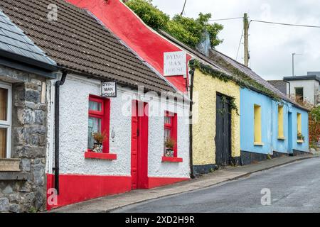 Riverview Street con Dying Man House dal film "The Quiet Man". Cong, Irlanda Foto Stock