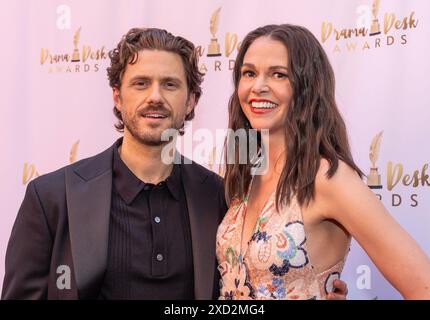 Aaron Tveit e Sutton Foster partecipano ai Drama Desk Awards 2024 al NYU Skirball Center di New York il 10 giugno 2024 Foto Stock