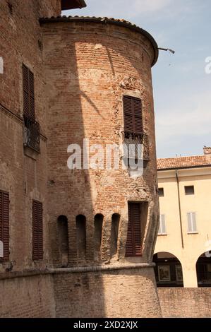 Torre, Rocca Sanvitale, Fontanellato, Parma, Emilia Romagna, Italia. La Rocca Sanvitale, o Castello Sanvitale, è una residenza fortezza situata nel Foto Stock