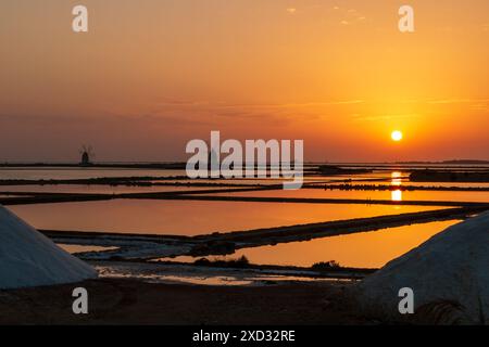 magnifico tramonto sulle saline Foto Stock