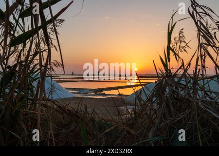 magnifico tramonto sulle saline Foto Stock