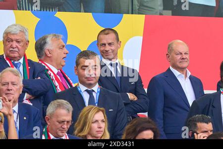 Stoccarda, Germania. 19 giugno 2024. OLAF Scholz, Bundeskanzler Deutschland, Aleksander CEFERIN, UEFA Praesident, Viktor ORBAN, Presidente ungherese, primo Ministro ungherese, nella partita a gironi GERMANIA - UNGHERIA 2-0 dei Campionati europei UEFA 2024 del 19 giugno 2024 a Stoccarda, Germania. Fotografo: ddp Images/STAR-Images credito: ddp media GmbH/Alamy Live News Foto Stock