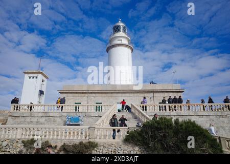 Maiorca, Spagna - 20 gennaio 2024: Faro di Cap de Formentor sull'isola di Maiorca Foto Stock