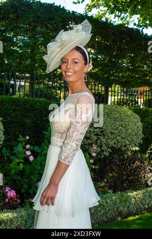 Ascot, Berkshire, Regno Unito. 20 giugno 2024. I piloti arrivano per il Ladies Day al Royal Ascot Racecourse di Ascot nel Berkshire crediti: Maureen McLean/Alamy Live News Foto Stock