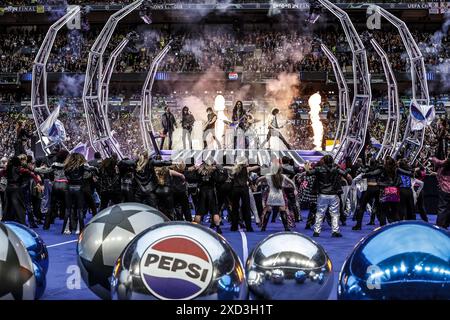 LONDRA - il cantautore americano Lenny Kravitz si esibisce in vista della finale di UEFA Champions League tra il Borussia Dortmund e il Real Madrid allo stadio di Wembley il 1° giugno 2024 a Londra, Regno Unito. ANP | Hollandse Hoogte | MAURICE VAN STEEN Foto Stock